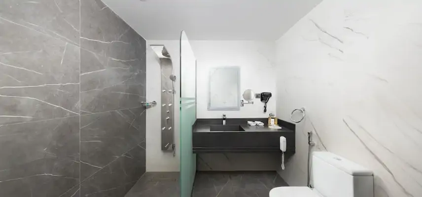 E hotel image